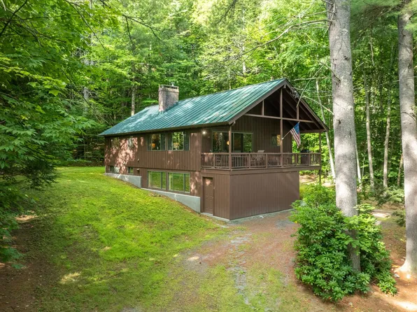 1138 River Rd, Jamaica, VT 05343