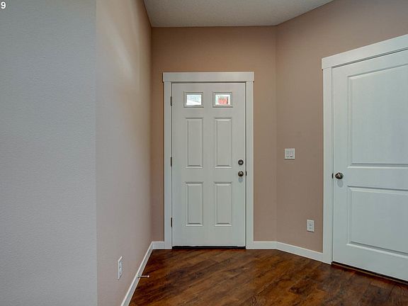 4th image of 7631 NE 61st Way