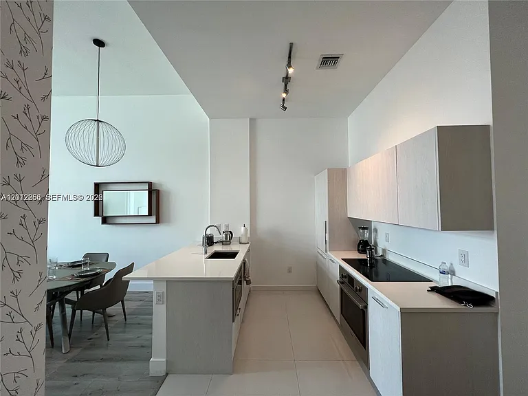 501 NE 31st St #404 — Photo 4