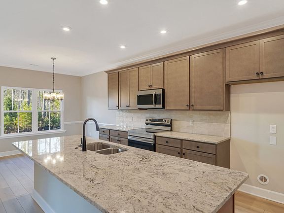 Harbor II - Kitchen and Breakfast Room Ernest Homes