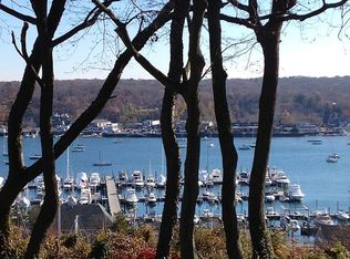 88 Preston St, Huntington, NY 11743