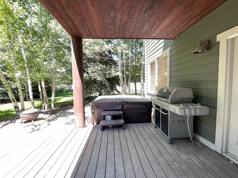 701 Martingale Ln — Photo 19