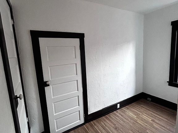 5th image of 17-19 S Park St