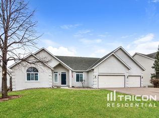 2357 Eagle Valley Dr, Woodbury, MN 55129