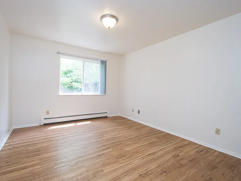 1720 Azalea Ct #4 — Photo 8