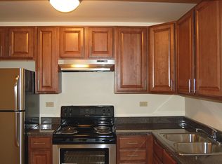 10107 Old Orchard Ct APT 1C, Skokie, IL 60076