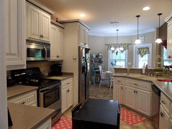 4th image of 69 Briardale Dr