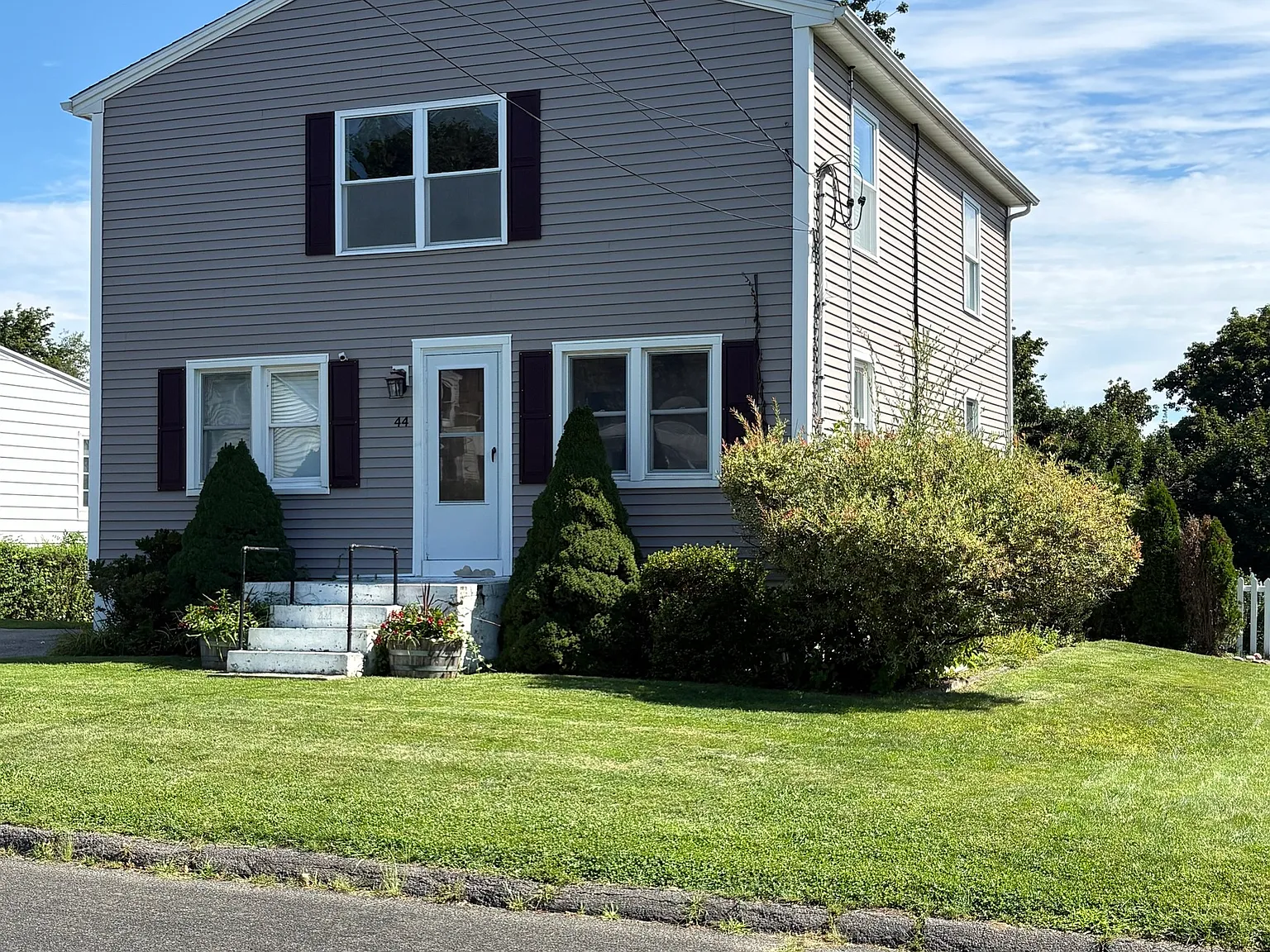 3 bed, 2.0 bath, 1560 sqft, $3,300 — Photo 2