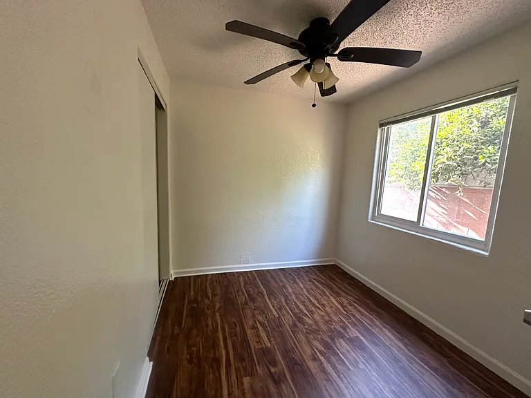 1033 Hoffman Ave #12 — Photo 20