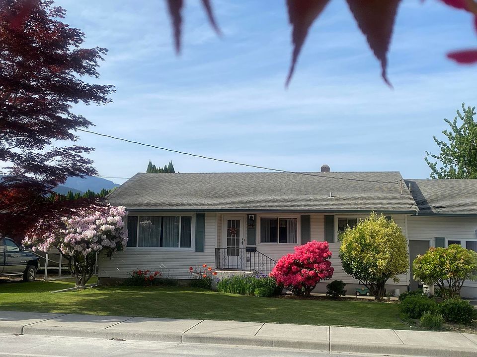 1st image of 46439 Strathcona Rd