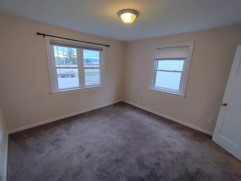 2502 Rockefeller Ave — Photo 8
