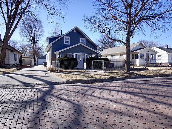 3rd image of 2743 Des Moines St