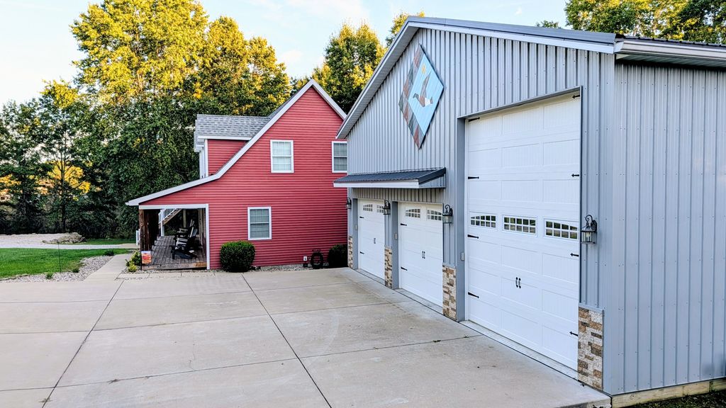 74 Oakbrook Ct - Property Image