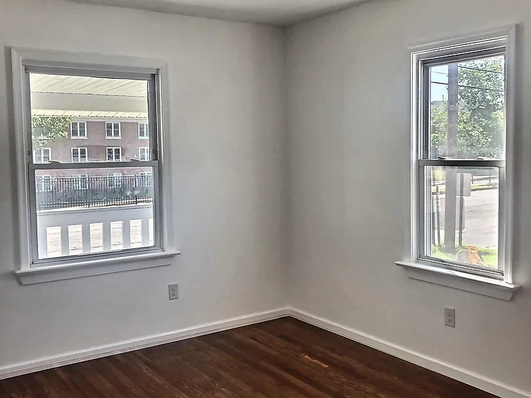 52 Carpenter St — Photo 9