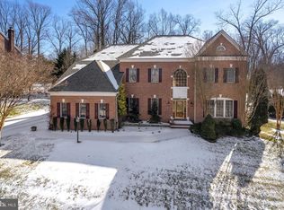 12205 Wild Horse Dr, Fairfax, VA 22033