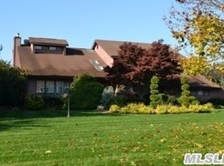 10 Gallo Ct, East Setauket, NY 11733