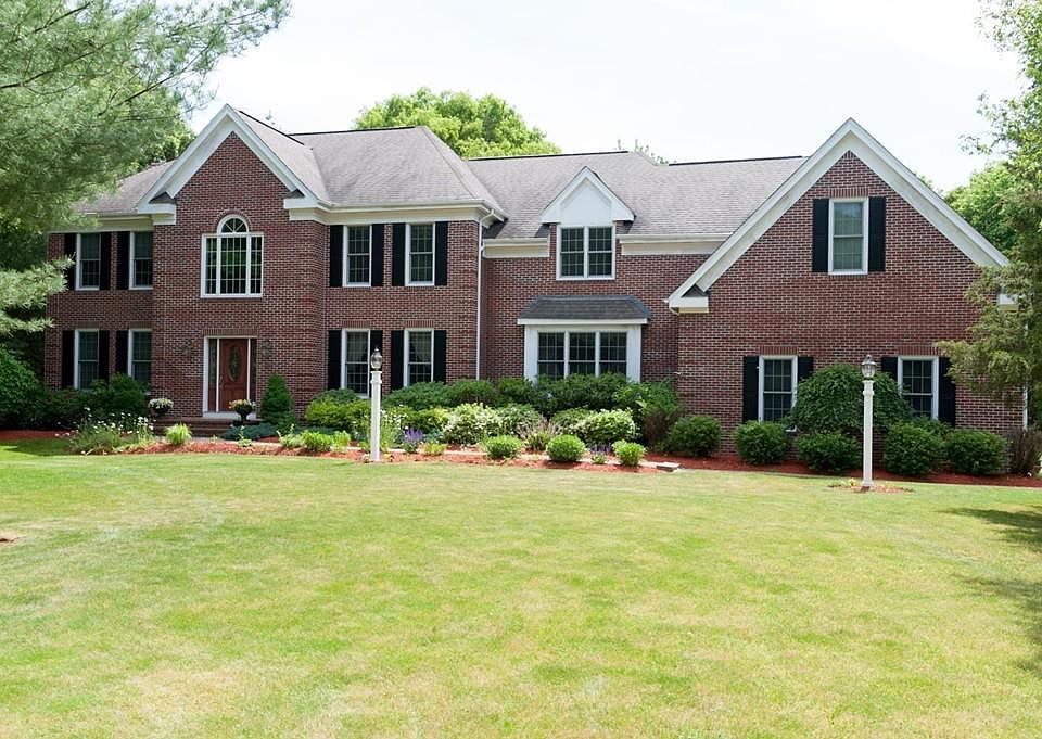 1st image of 20 Settlers Dr