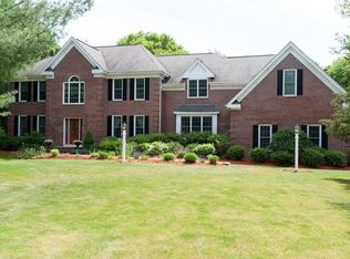 20 Settlers Dr, Lakeville, MA 02347