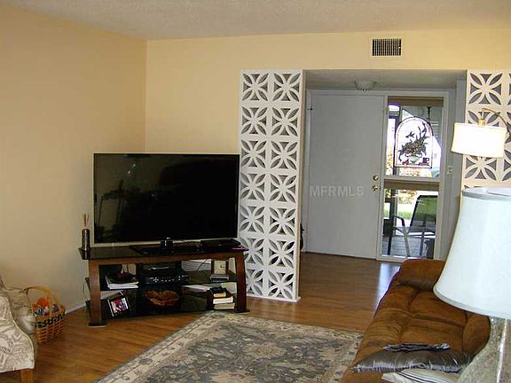 4th image of 6075 Deming Ave