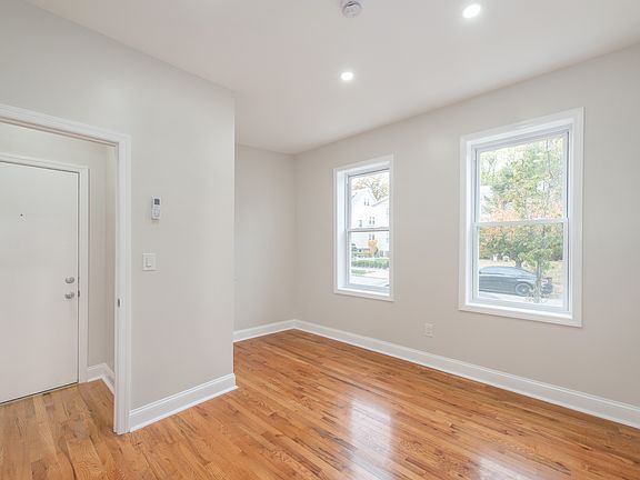 Bedroom 1 (First View)