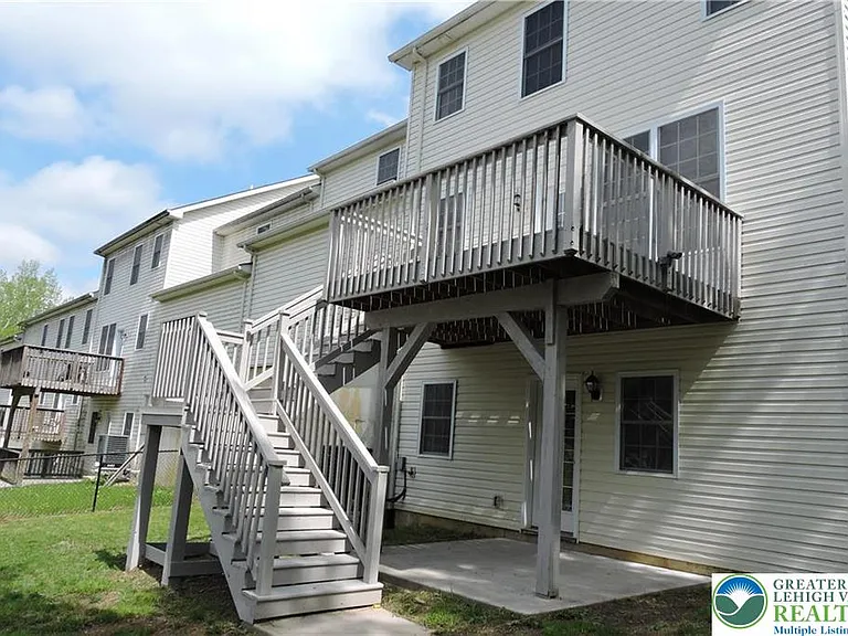 107 Highlands Blvd — Photo 3