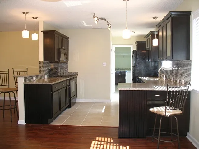255 Ferncliff Dr — Photo 5