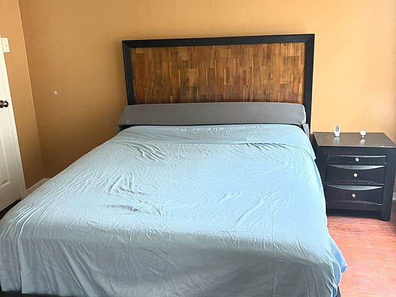 2nd image of 19518 Yucca Valley Ln Room 1