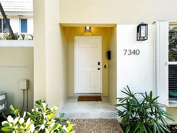3rd image of 7340 Miami Lakeway S