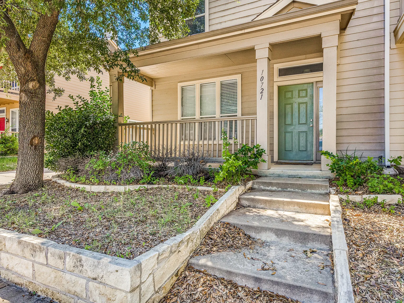 2 bed, 2.5 bath, 1468 sqft, $1,895 — Photo 2