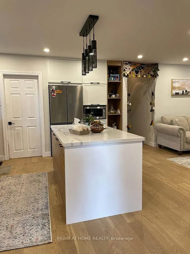 3 bed, $2,850 — Photo 3