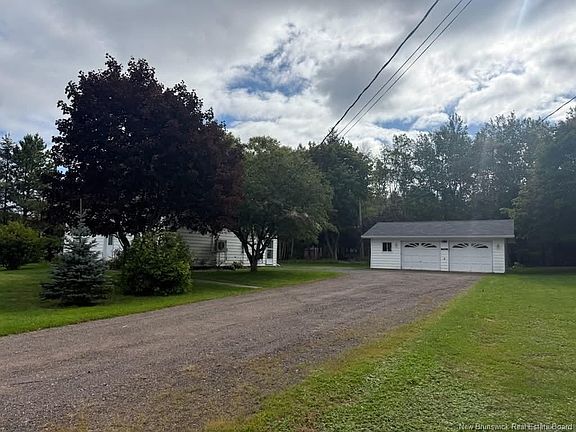 2nd image of 14 John Brook Rd