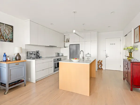 762 Park Place image 2 of 6