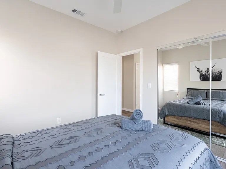 6237 Hobart St — Photo 12