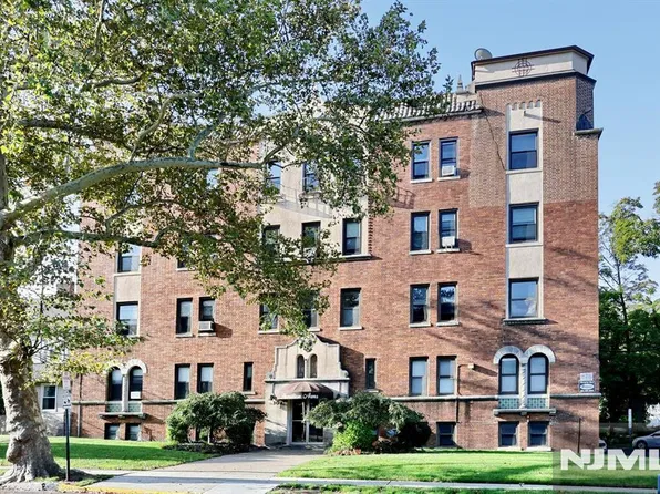 303 Hamilton Place #A4, Hackensack, NJ 07601