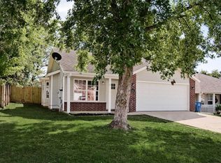 2411 SW Choctaw St, Bentonville, AR 72712
