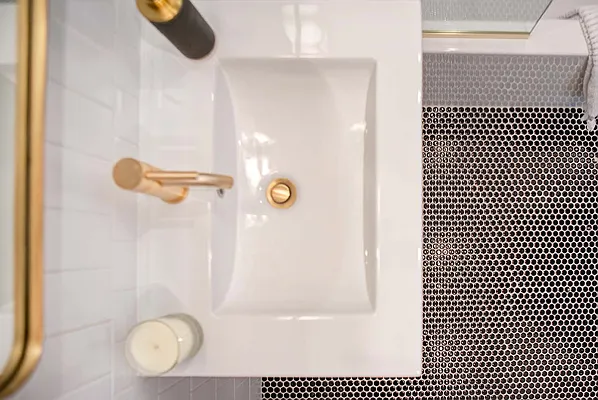 Sold by The In House Group | media 9