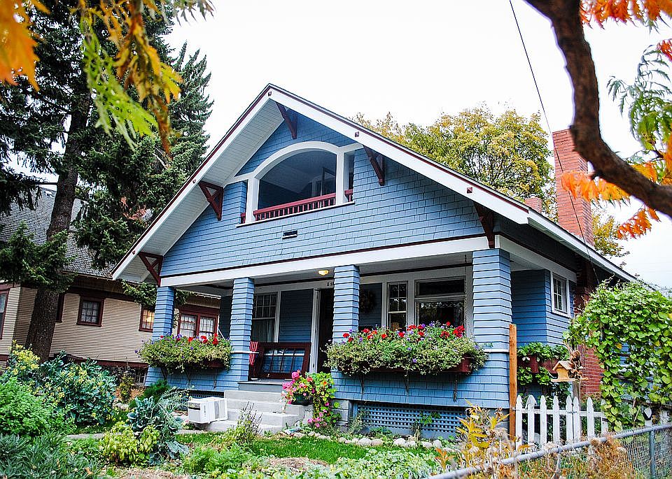 1st image of 1523 E 11th Ave
