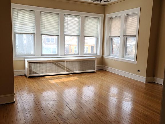 2nd image of 5929 N Fairfield Ave #2