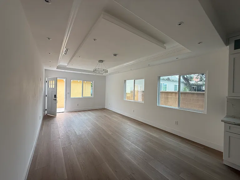 612 1/2 Sylvan St S — Photo 13