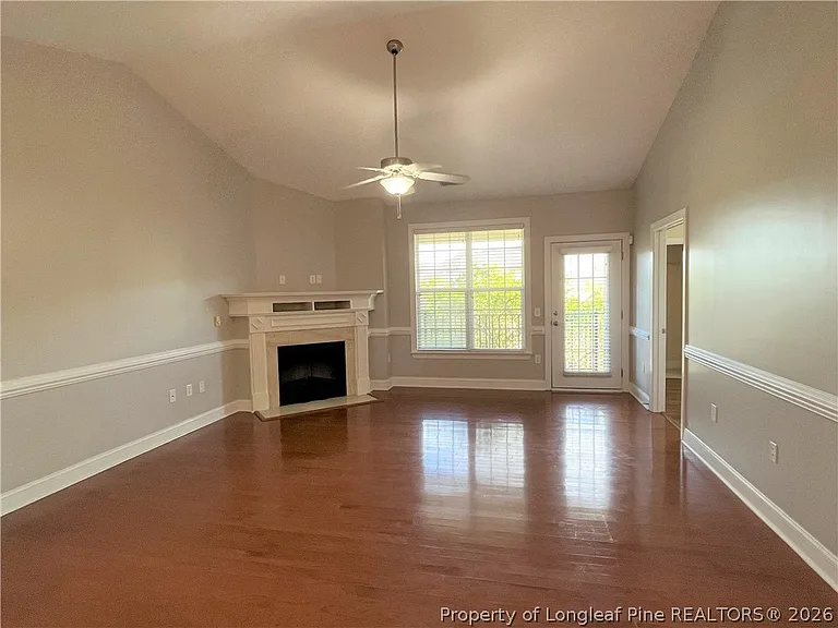 411 Gallery Dr #204 — Photo 8