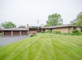 27W767 Swan Lake Dr, Wheaton, IL 60189