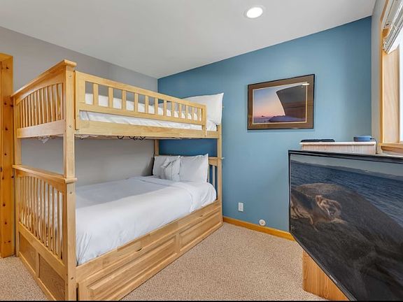 4th image of 1302 Zurich Ln