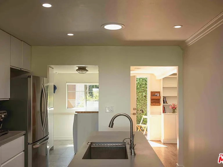 1112 Montecito Dr — Photo 11