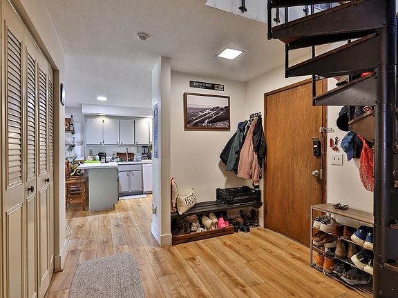 4th image of 118 Gateway Court #B-23