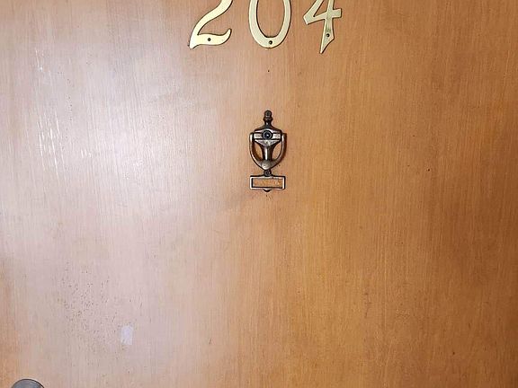 3rd image of 4745 W 101st St APT 204