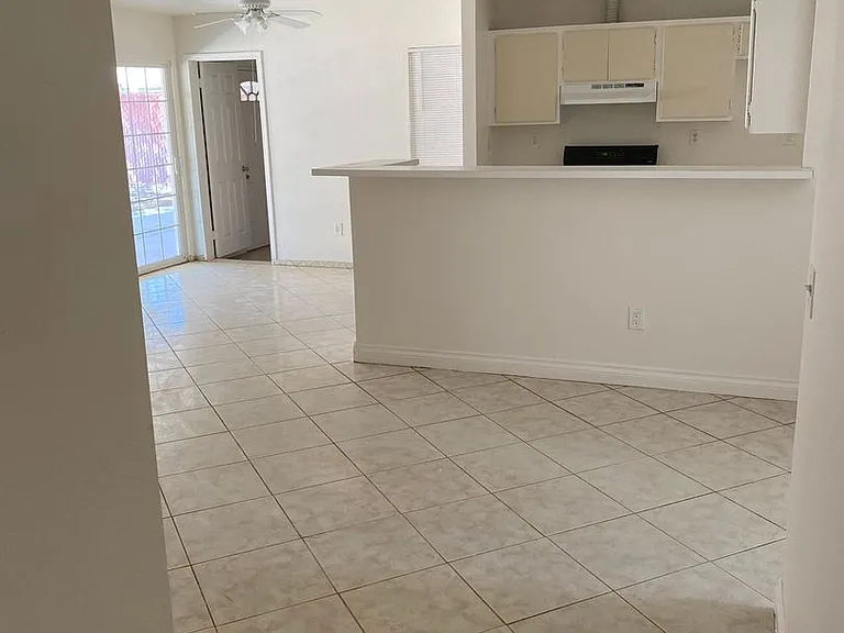 10231 Lawson Ave — Photo 4