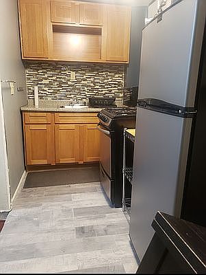 4th image of 331 Warren St Floor 3