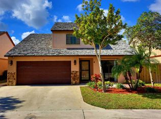 112 Beaumont Ln, Palm Beach Gardens, FL 33410