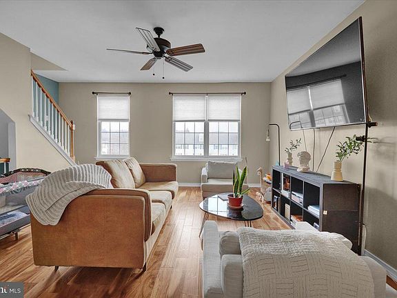 3rd image of 326 Andrew Cir