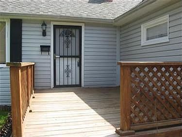 2nd image of 542 Elm Ct